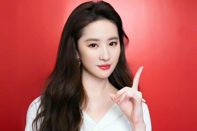 演员于莉:曾迷倒过张艺谋,情断马景涛,60岁仍孤身一人